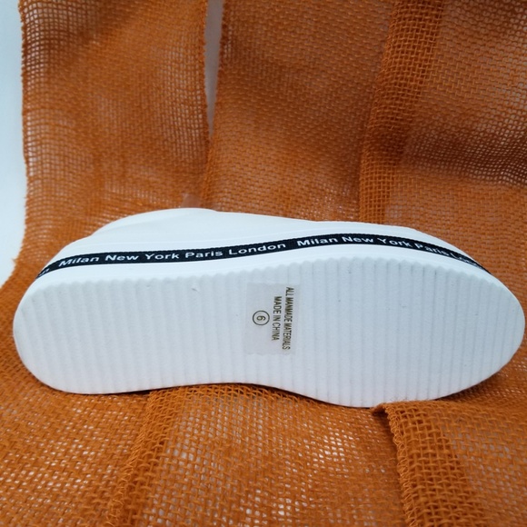 New Womens Lace Up Round Toe Platform Sneakers - Picture 8 of 8